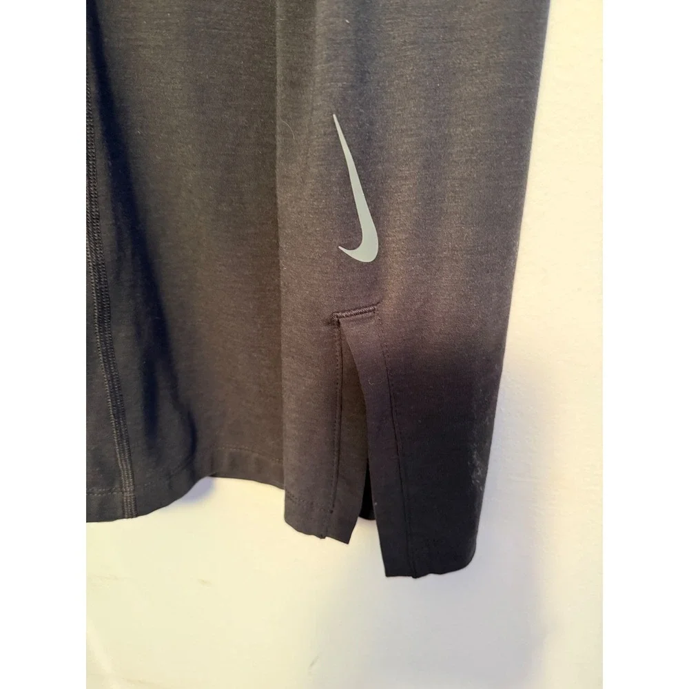 Nike Dri-FIT Yoga Slim Fit Training Tee Black Short Sleeve Mens Large 307